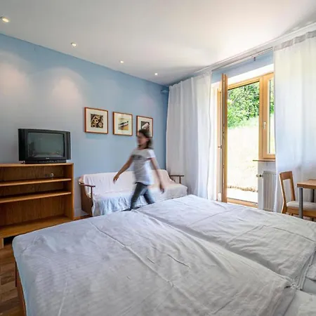 Bühnenwirtshaus Juster