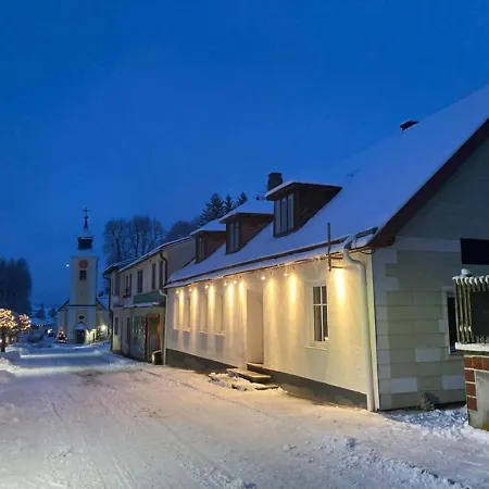 게스트하우스 Buehnenwirtshaus Juster Gutenbrunn